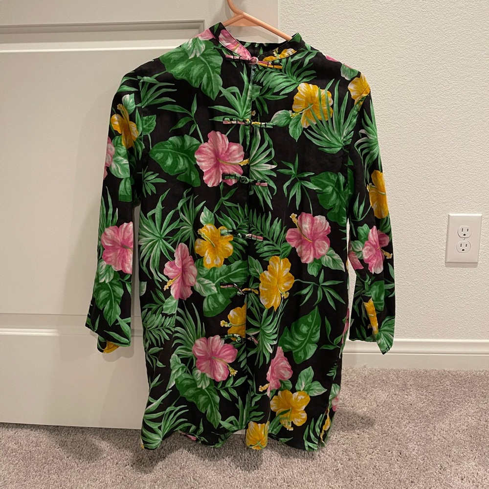 Ralph Lauren Hawaiian Print Linen top, light jacket.